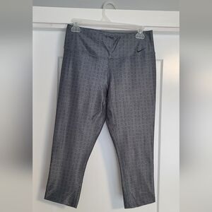 Nike Dry-Fit Capri Leggings